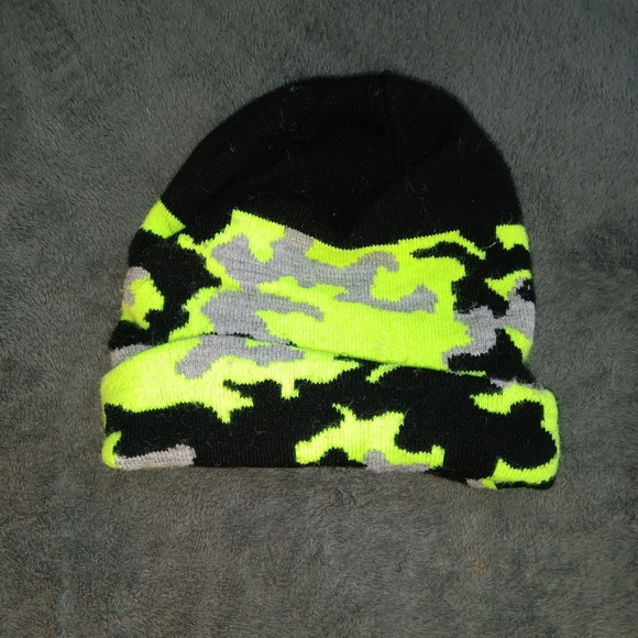 ZeroXposur Versatile Cuffed Beanie - Picture 3 of 3